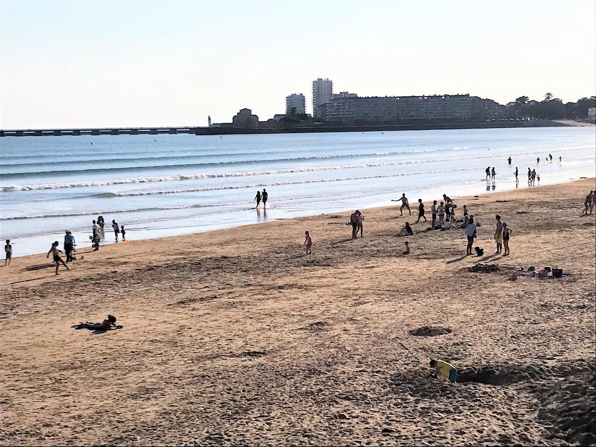 Les Sables-dʼOlonne Hotel Du Commerce מראה חיצוני תמונה